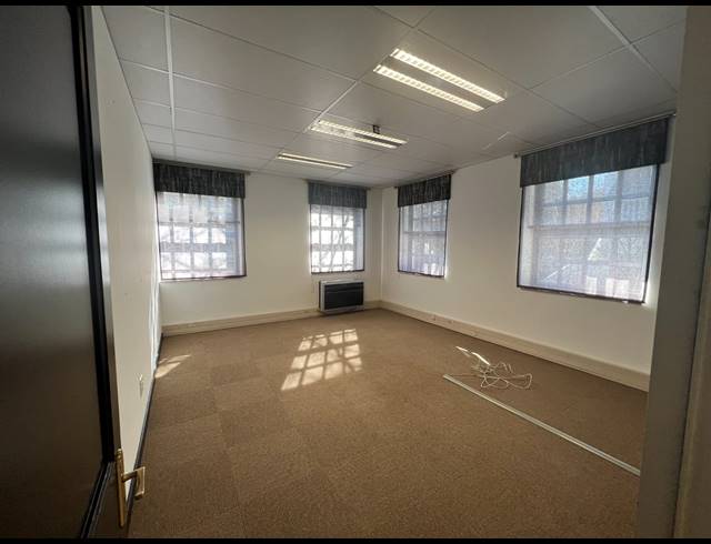 210M² OFFICE TO LET IN ROSEBANK